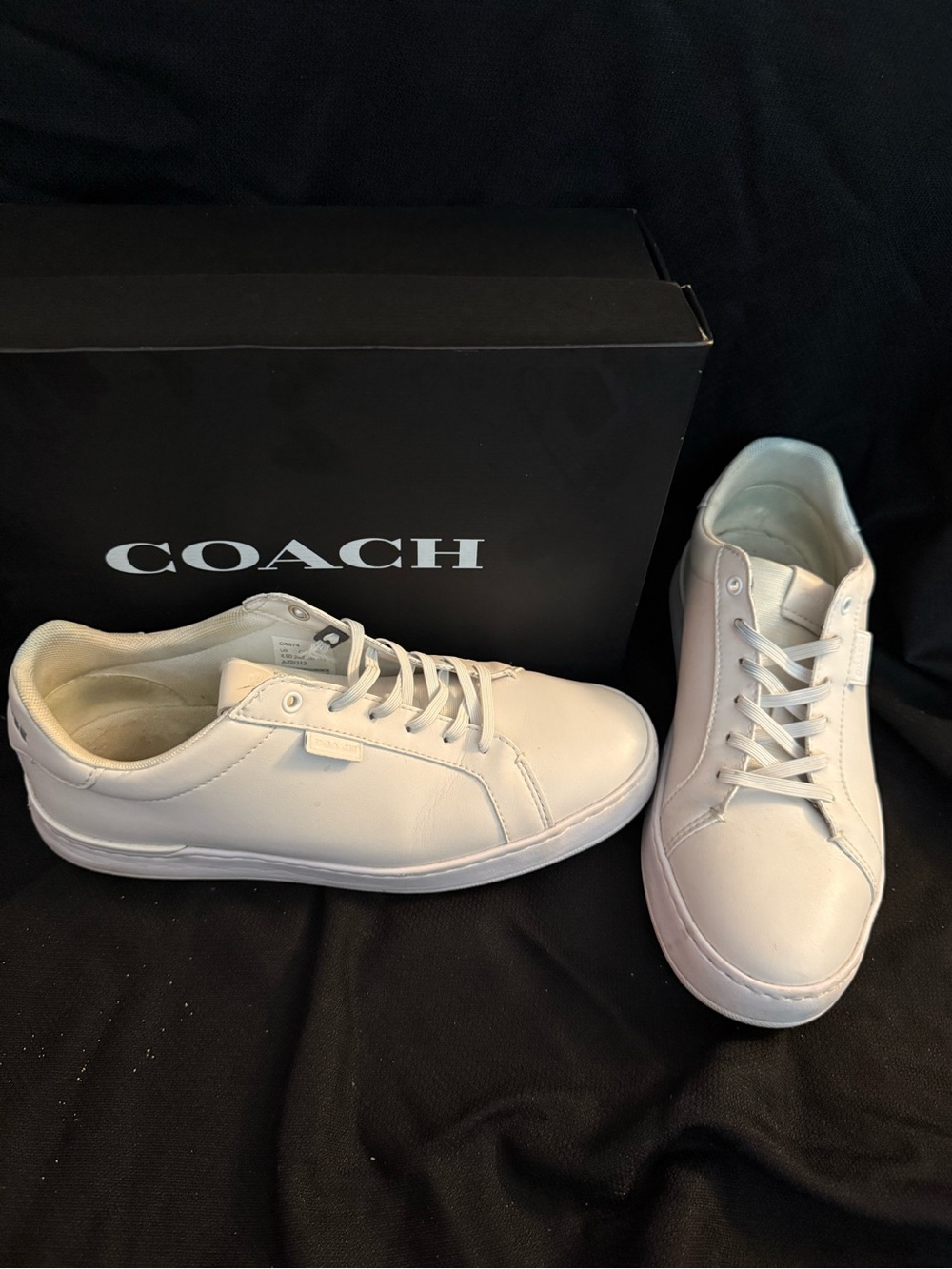 Coach Men’s White Leather Low-Top Sneakers – Minimal Lace-Up